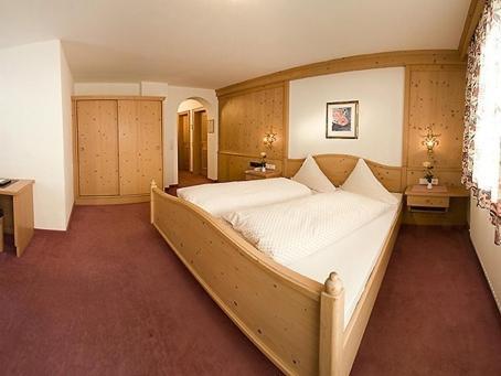 Hotel Persura 3*
