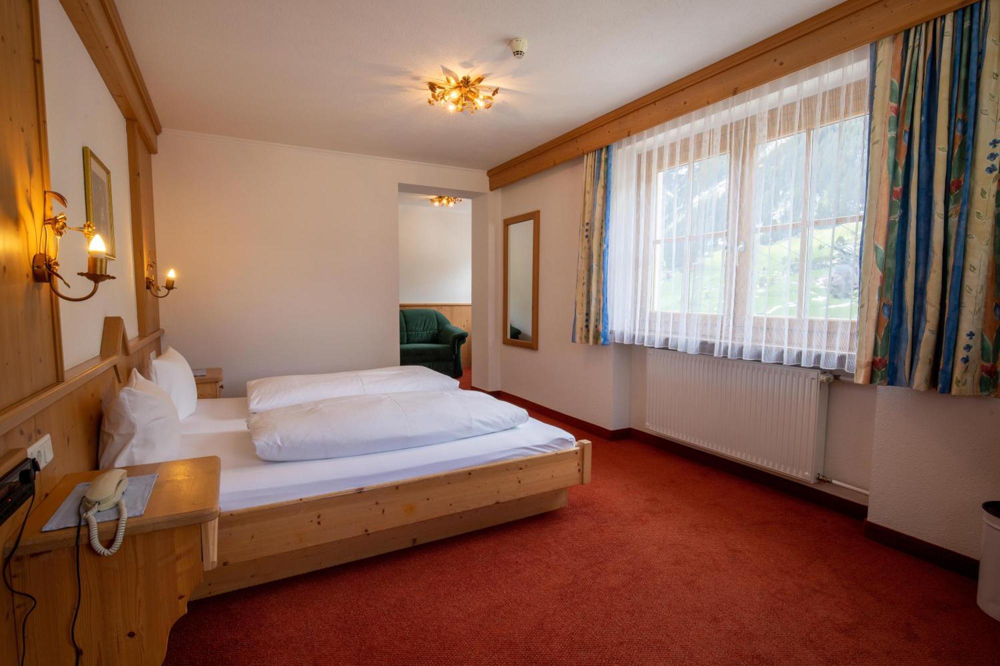 Persura Hotel 3*