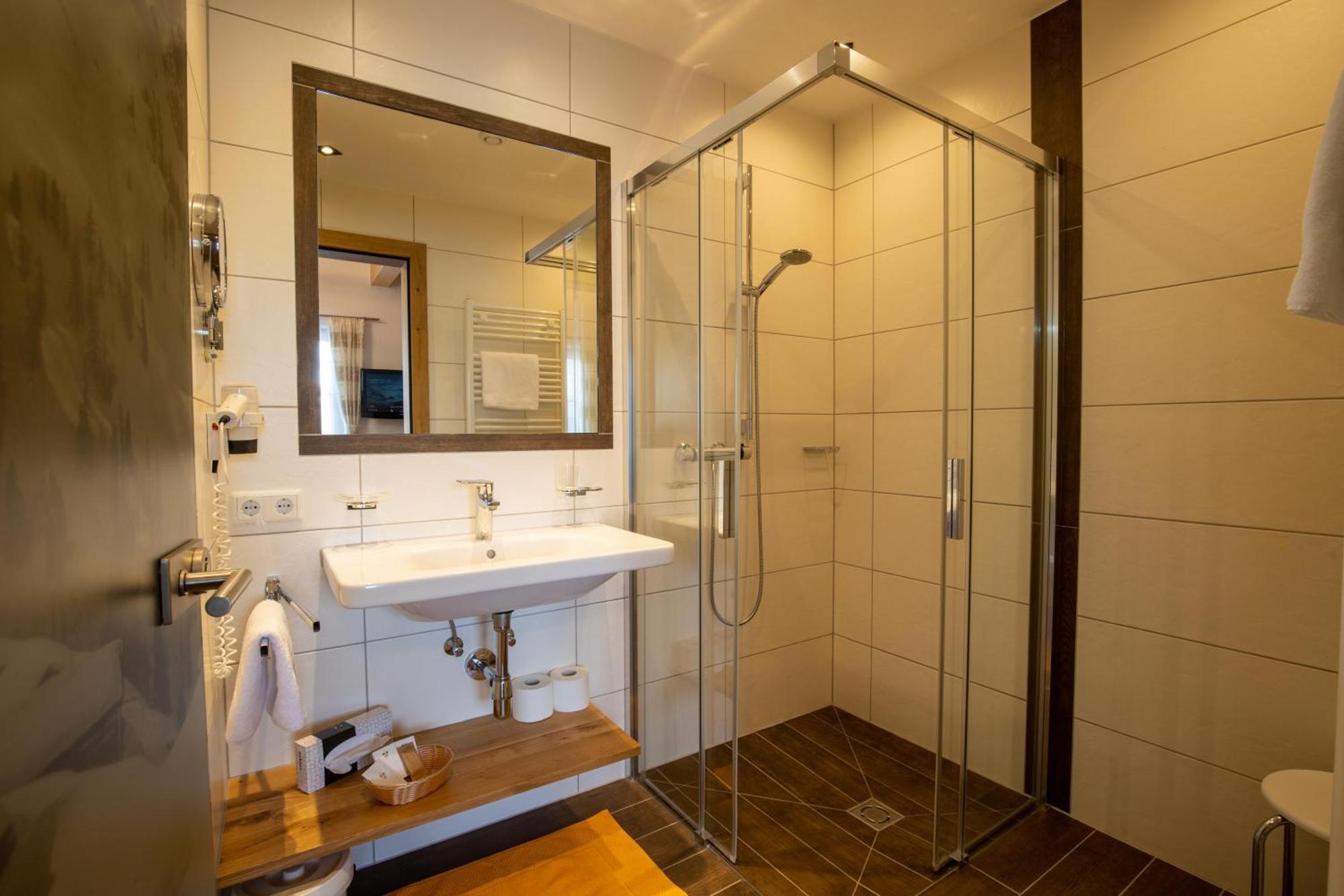 Persura Hotel 3*