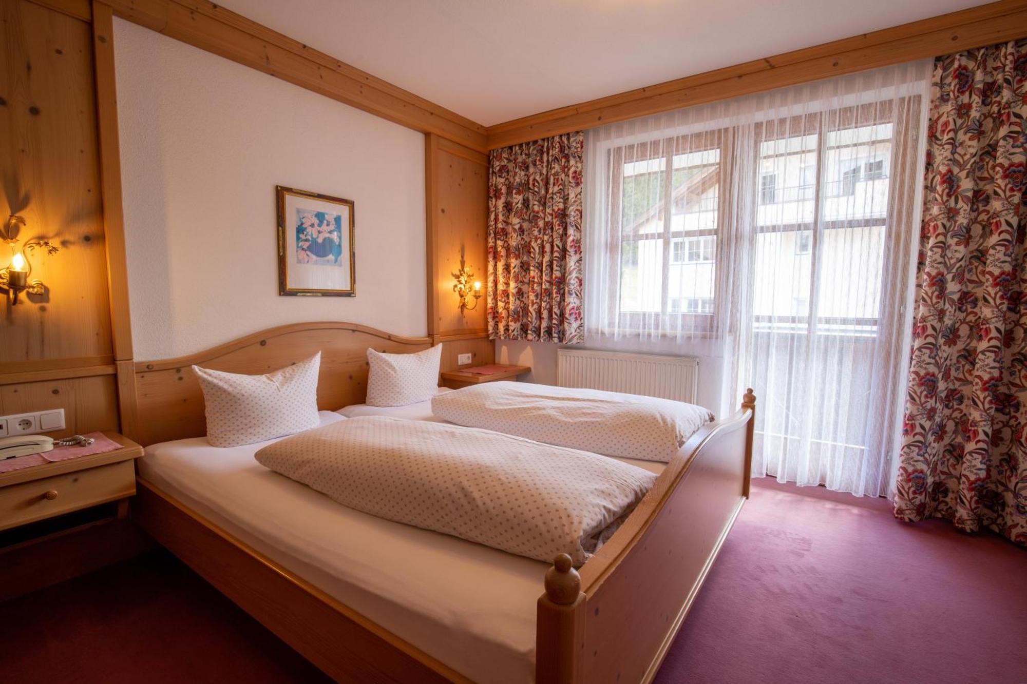 Persura Hotel 3*
